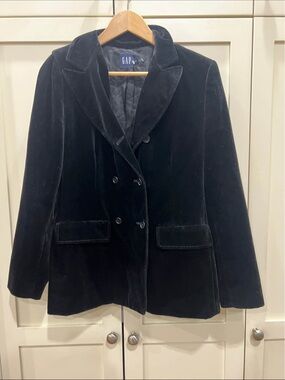 Gap black velvet blazer